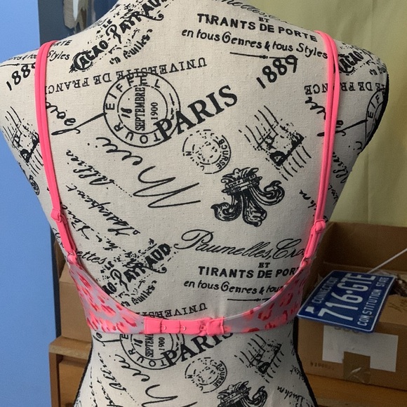 Victoria’s Secret 32B Push-Up Bra - Picture 4 of 4